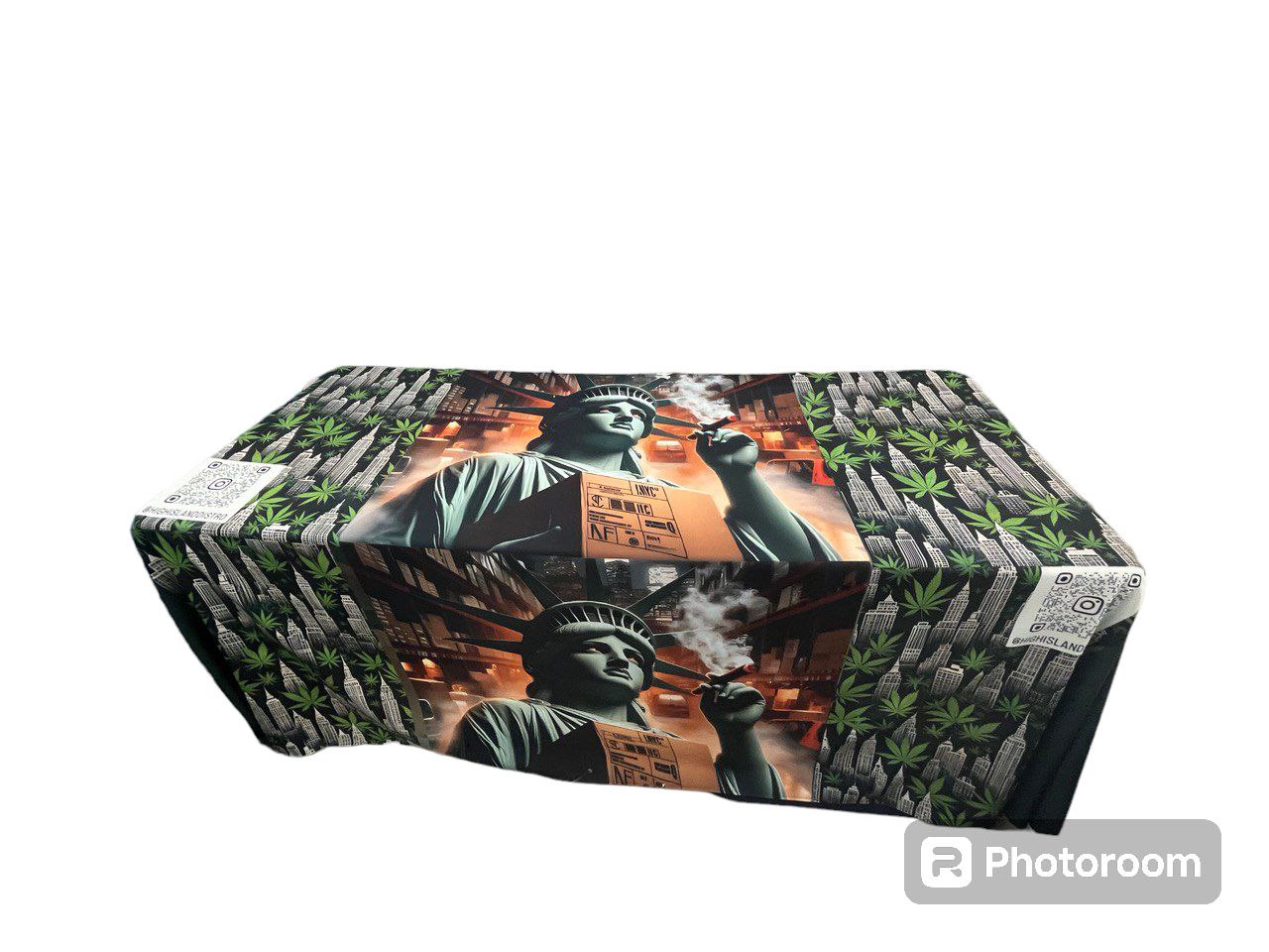 Print-on-Demand Graphic Table Cloth